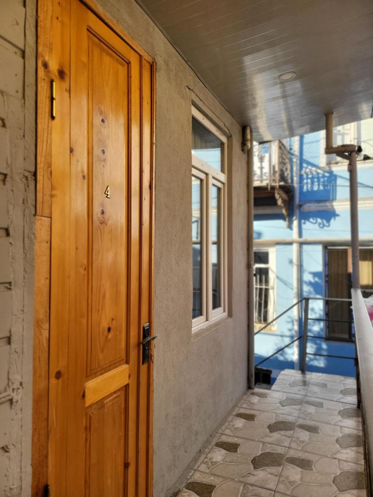 Guesthouse Sabina ティビリシ エクステリア 写真