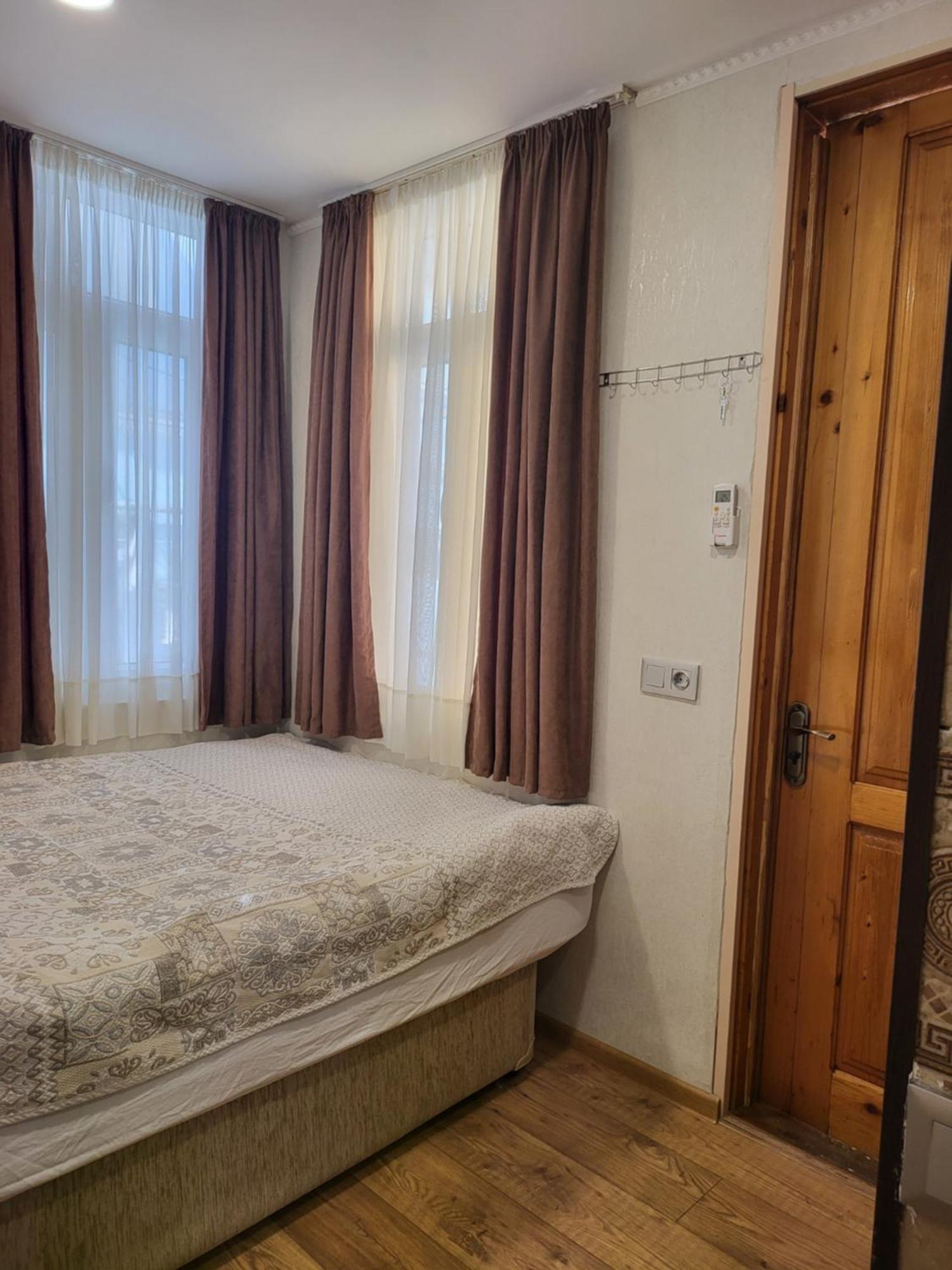 Guesthouse Sabina ティビリシ エクステリア 写真